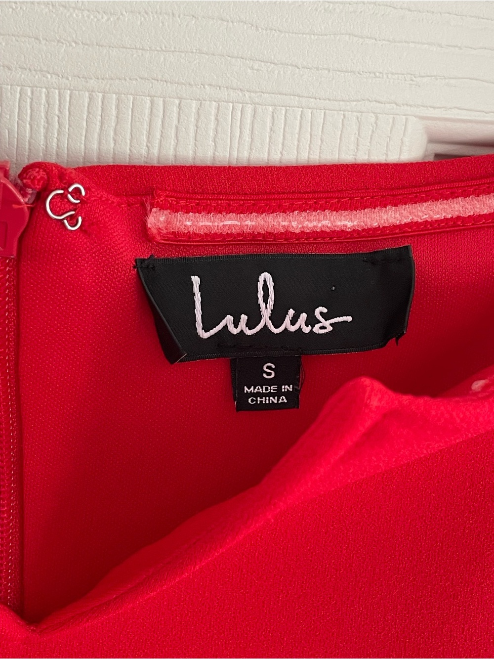 Lulu’s Red Off Shoulder Maxi Dress Formal Evening Gown Size S Flattering Fitted - Picture 6 of 10